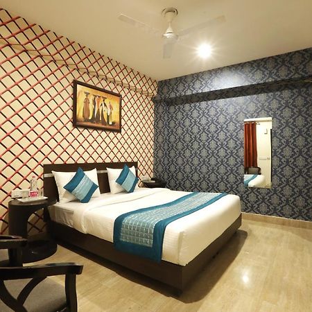 Hotel Ark Wood At Airport Neu-Delhi Exterior foto