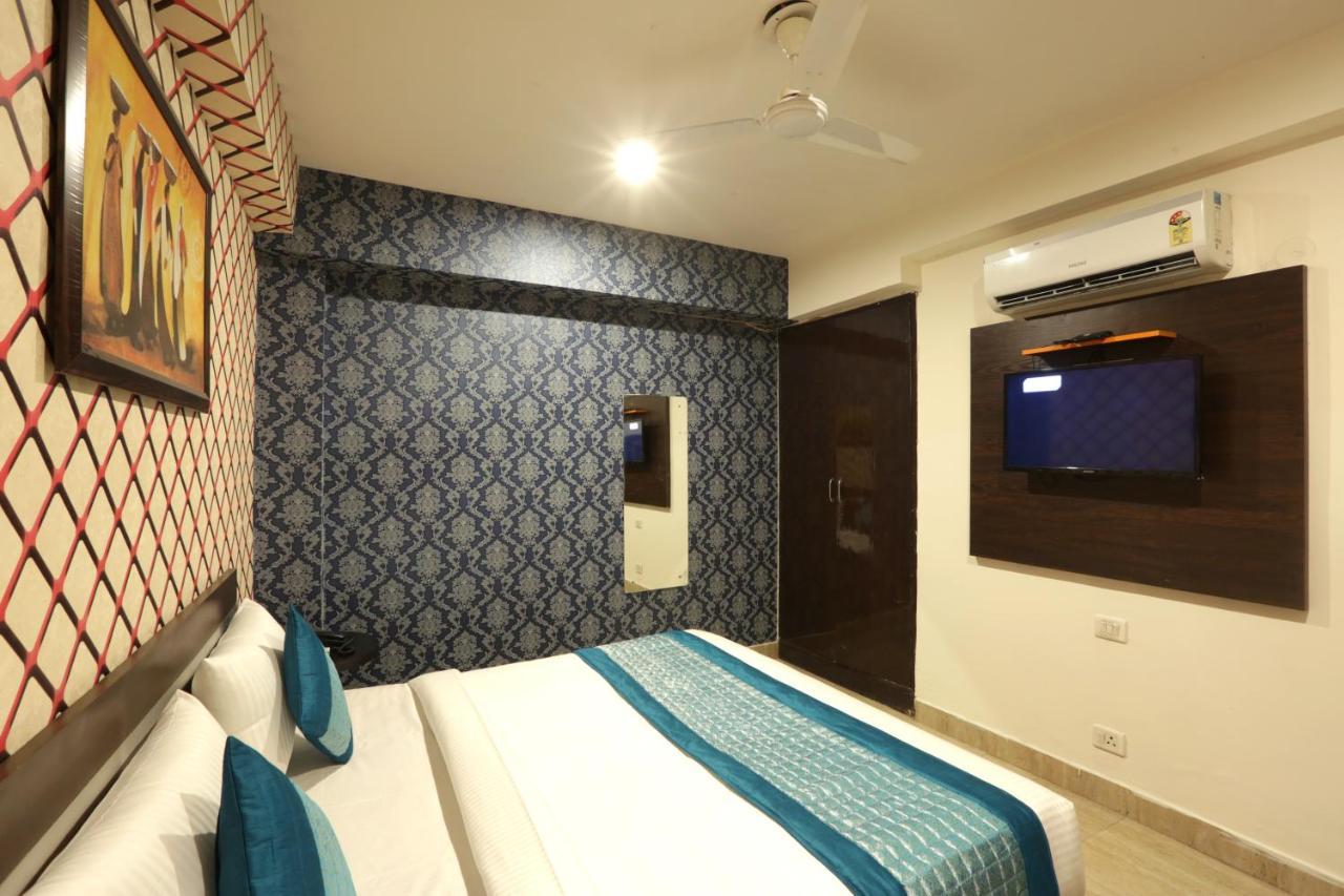 Hotel Ark Wood At Airport Neu-Delhi Exterior foto