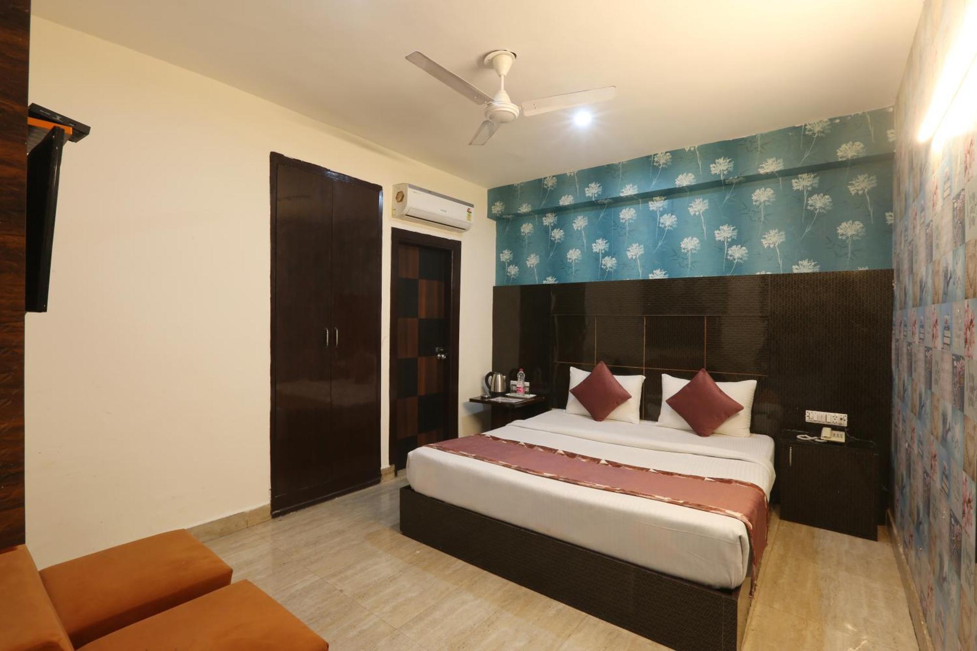 Hotel Ark Wood At Airport Neu-Delhi Exterior foto