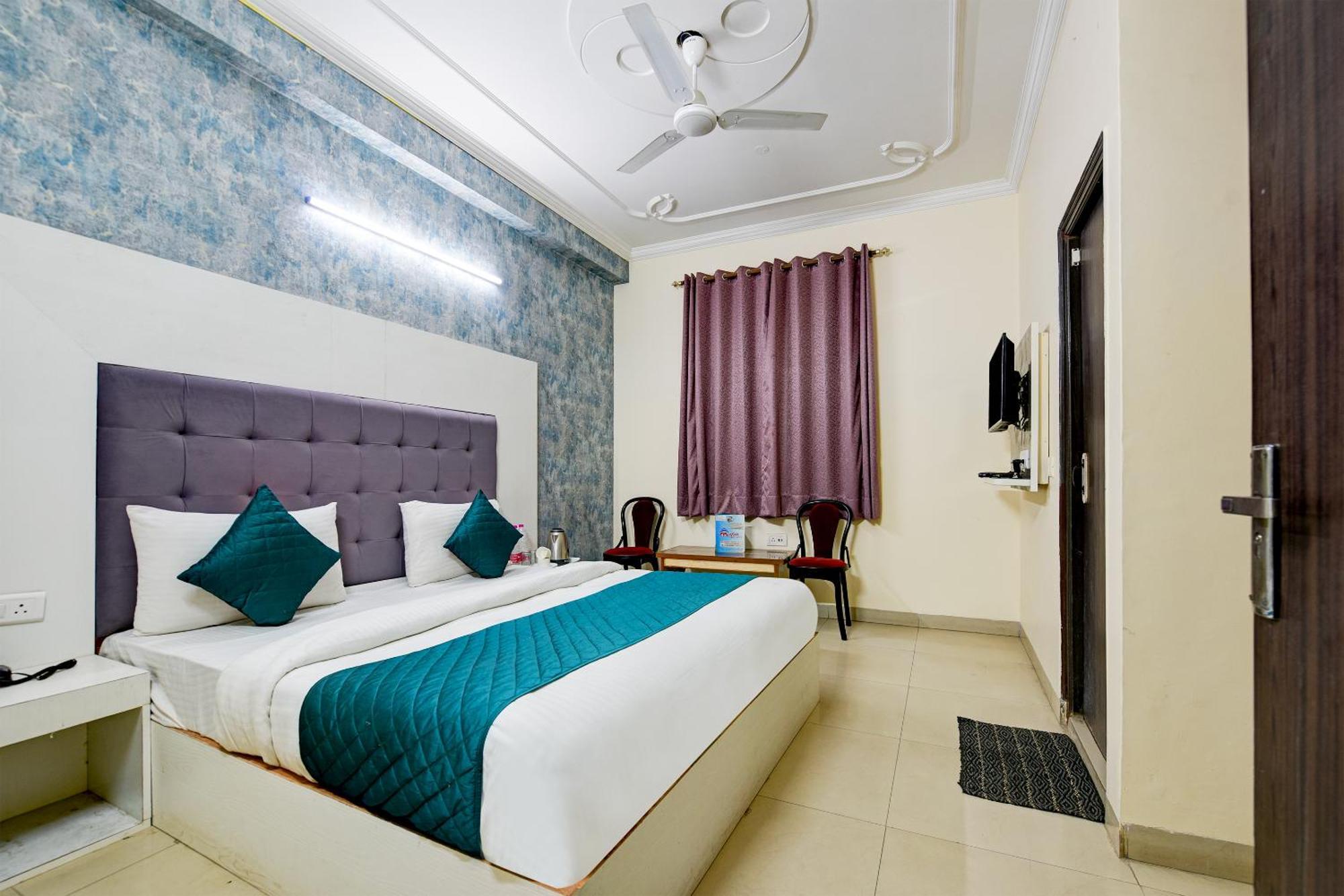 Hotel Ark Wood At Airport Neu-Delhi Exterior foto