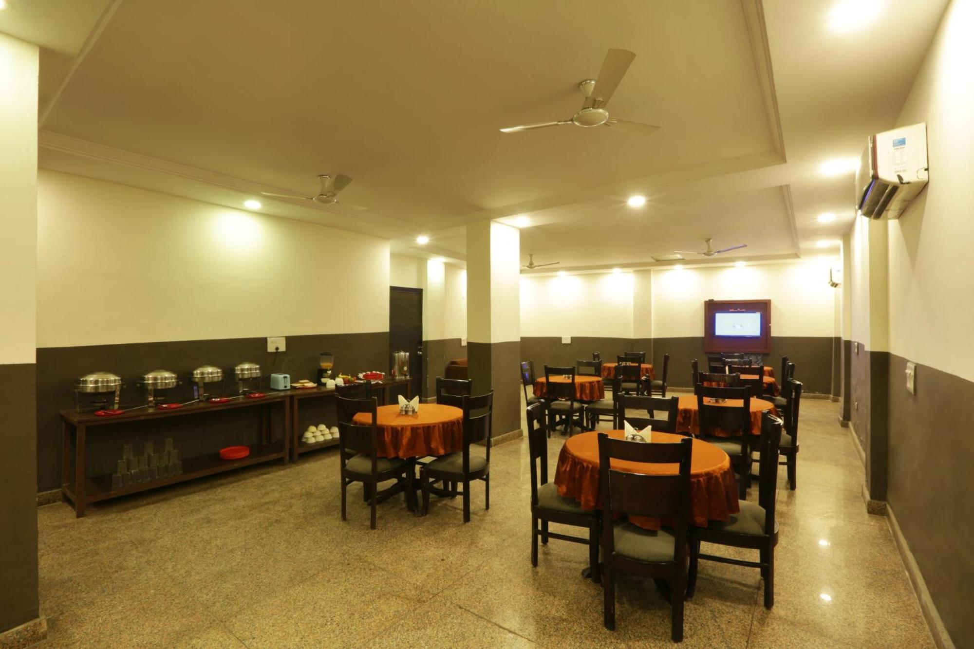 Hotel Ark Wood At Airport Neu-Delhi Exterior foto