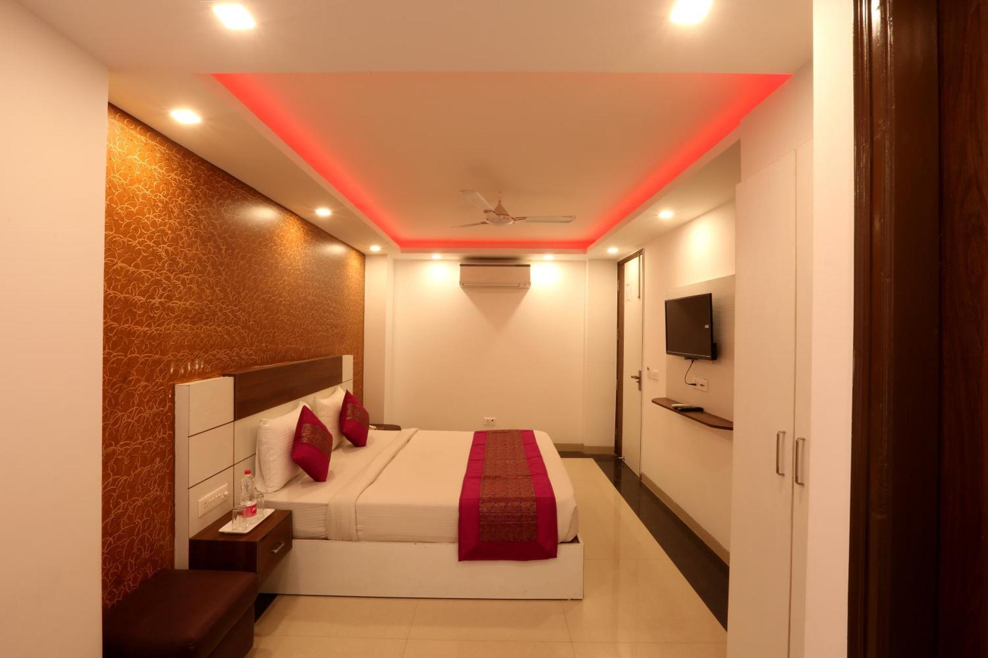 Hotel Ark Wood At Airport Neu-Delhi Exterior foto