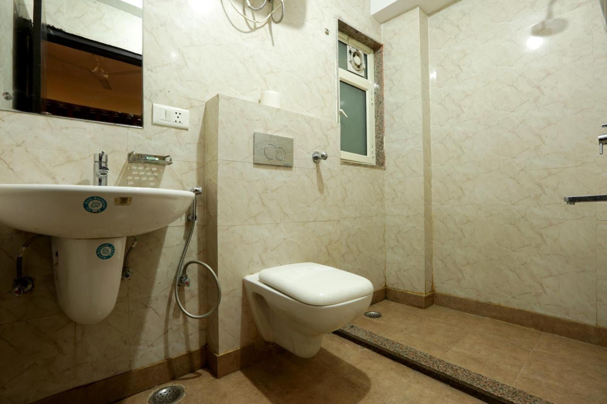 Hotel Ark Wood At Airport Neu-Delhi Exterior foto