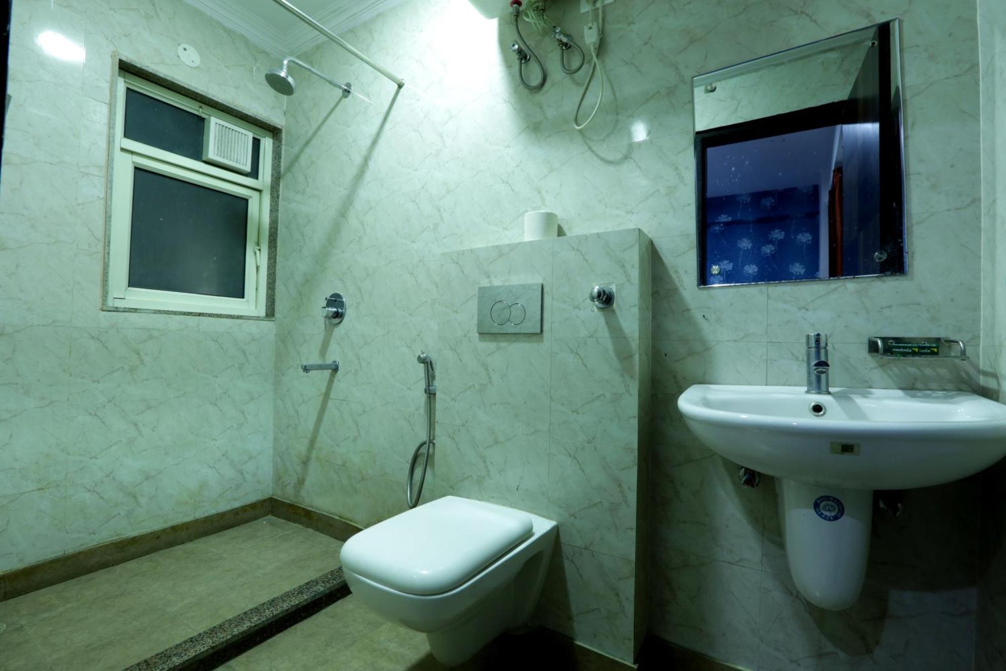 Hotel Ark Wood At Airport Neu-Delhi Exterior foto